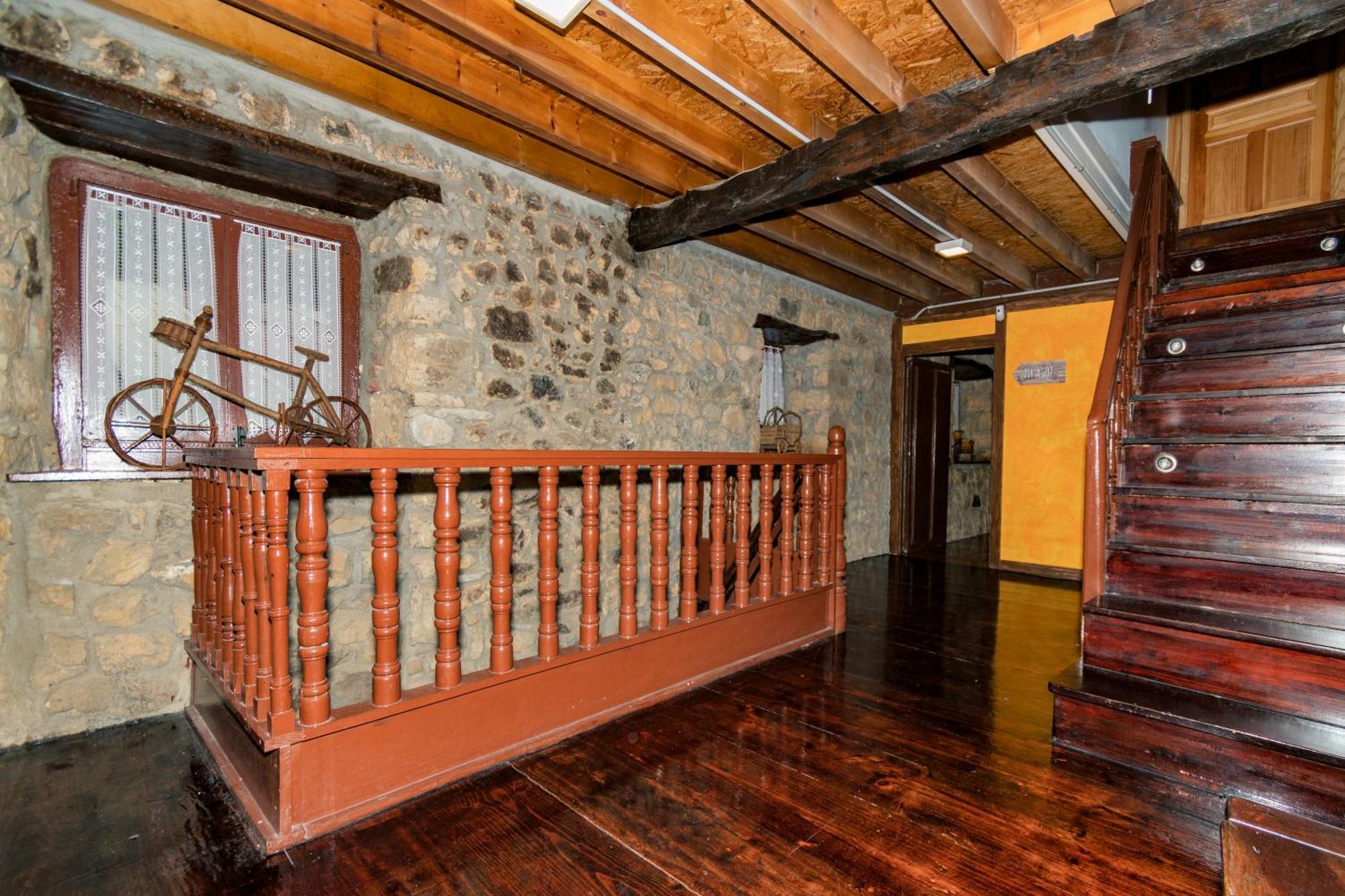 Buelna Albergue Santa Marina מראה חיצוני תמונה
