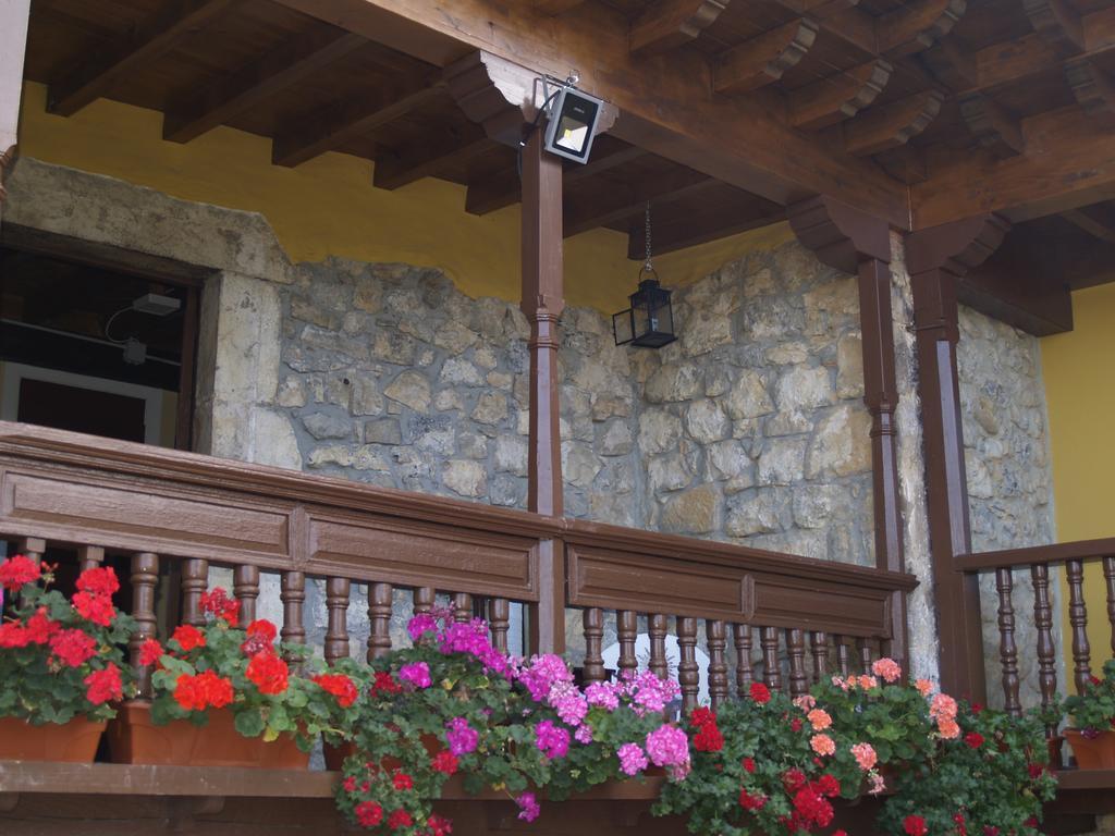 Buelna Albergue Santa Marina מראה חיצוני תמונה